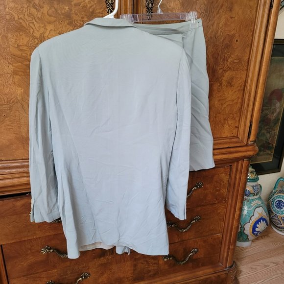 Giorgio Armani suit, light blue, size 40 Italian, ensemble jacket,skirt,vest - Picture 2 of 5